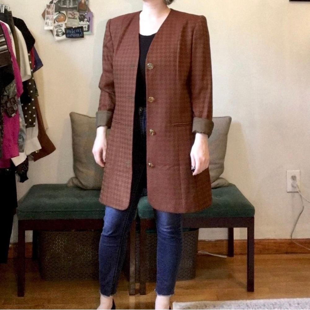 Vintage 90s Maroon Houndstooth with Gold Buttons